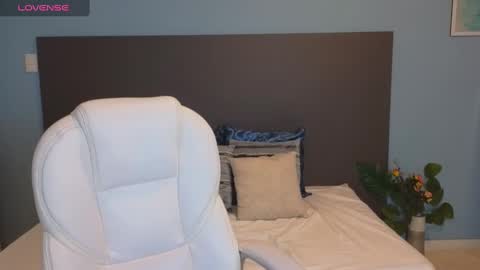 Maiaa Ruiz  online show from March 4, 1:28 pm