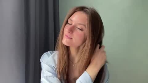 Snapshot of maiabarthe chatting on May 30, 8:11 am M I A online show from May 30, 8:11 am