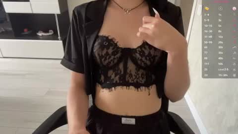 Snapshot of maiabarthe chatting on July 28, 12:48 pm M I A online show from July 28, 12:48 pm
