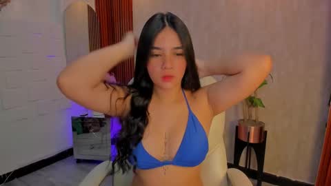 Snapshot of maiaevans1 chatting on January 17, 11:04 am Maia online show from January 17, 11:04 am