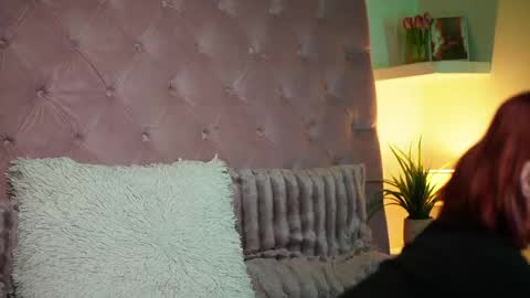  Maia  online show from April 13, 9:42 pm