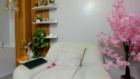 MAIA online show from March 28, 2:22 am