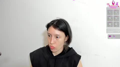 Snapshot of maibys_cute chatting on June 6, 4:17 am maibys online show from June 6, 4:17 am