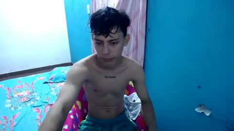 Snapshot of maicol_gomez chatting on April 2, 3:37 am maicol online show from April 2, 3:37 am
