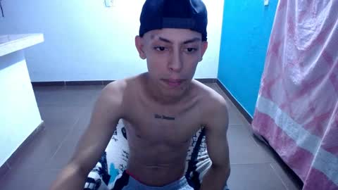 Snapshot of maicol_gomez chatting on April 9, 4:12 am maicol online show from April 9, 4:12 am