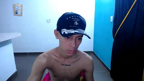 Snapshot of maicol_gomez chatting on April 10, 11:48 am maicol online show from April 10, 11:48 am