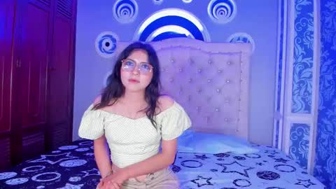 Snapshot of maikel_uwu chatting on November 10, 7:02 pm May online show from November 10, 7:02 pm