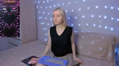 Your kitty online show from February 9, 4:44 pm