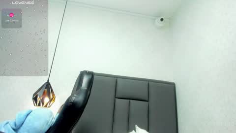 Snapshot of mailylove1 chatting on February 4, 3:36 pm M A I L Y online show from February 4, 3:36 pm