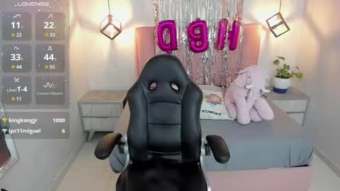 Snapshot of mailylove1 chatting on February 7, 2:26 pm M A I L Y online show from February 7, 2:26 pm