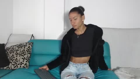 Snapshot of mailyn_gold chatting on June 20, 11:57 am mailyn_gold online show from June 20, 11:57 am