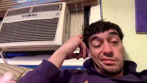 Snapshot of mainecollegeboy chatting on October 1, 10:43 am mainecollegeboy online show from October 1, 10:43 am