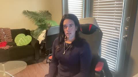 Snapshot of maira83cd chatting on January 2, 10:44 pm Maira online show from January 2, 10:44 pm