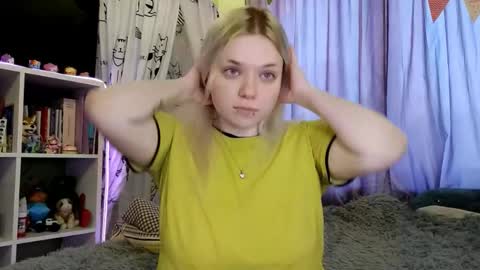 Snapshot of mairaspratlen chatting on February 25, 3:10 pm Karen online show from February 25, 3:10 pm