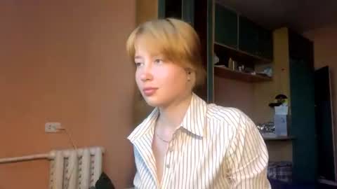 Evie online show from June 18, 3:16 pm