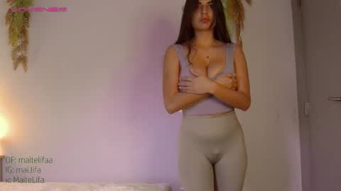 Snapshot of maitelifacb chatting on January 22, 1:32 pm Maite online show from January 22, 1:32 pm