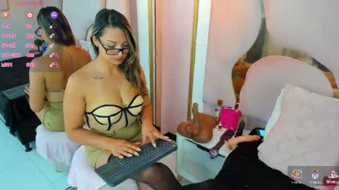 Snapshot of maiyajoness chatting on May 6, 4:19 am maiyajoness online show from May 6, 4:19 am