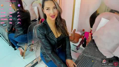 Snapshot of maiyajoness chatting on June 6, 5:01 am maiyajoness online show from June 6, 5:01 am