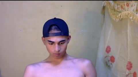 Snapshot of majestic_anne chatting on June 2, 3:25 pm Annalyn online show from June 2, 3:25 pm