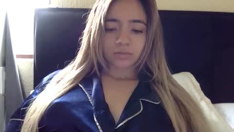 Snapshot of majo_gomezz chatting on April 24, 5:26 pm majo_gomezz online show from April 24, 5:26 pm