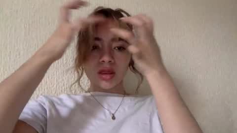 Snapshot of majo_gomezz chatting on May 1, 9:30 pm majo_gomezz online show from May 1, 9:30 pm