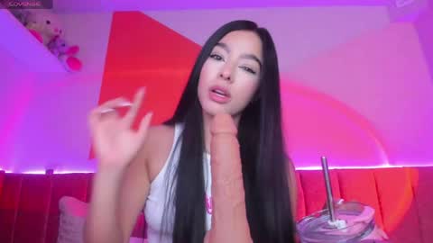 Snapshot of majoogomez chatting on May 2, 11:37 am Majo Gomez online show from May 2, 11:37 am