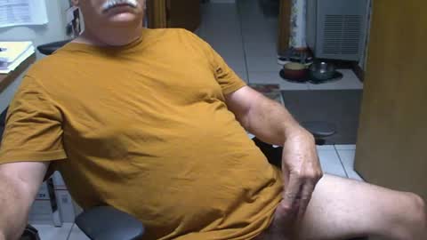 Snapshot of majormike34 chatting on July 20, 11:01 am majormike34 online show from July 20, 11:01 am