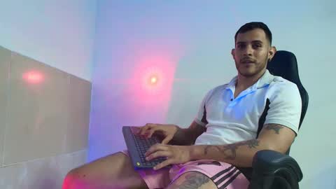 Snapshot of make_manson chatting on October 7, 1:14 am Make online show from October 7, 1:14 am