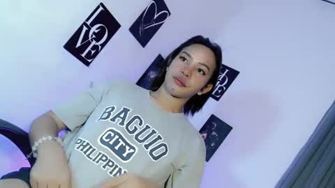 Snapshot of makeit_reyn chatting on May 2, 3:17 pm Reyn online show from May 2, 3:17 pm