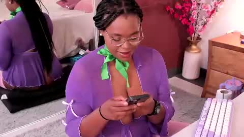 Snapshot of makena_gh chatting on July 17, 6:57 pm makena online show from July 17, 6:57 pm