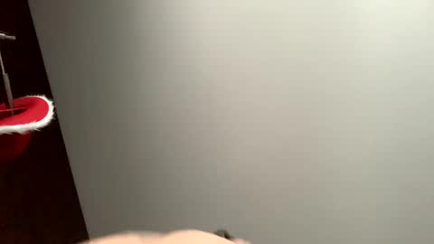 Snapshot of makeouthilldani chatting on December 23, 12:03 am hokulani online show from December 23, 12:03 am