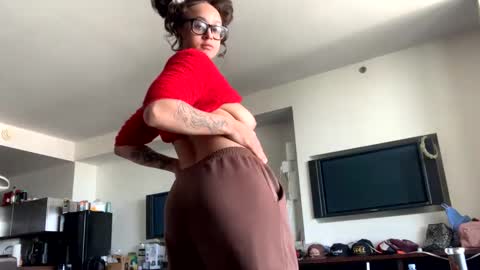 Snapshot of makeouthilldani chatting on January 5, 9:14 pm hokulani online show from January 5, 9:14 pm