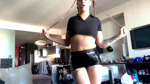 Snapshot of makeouthilldani chatting on January 17, 11:29 pm hokulani online show from January 17, 11:29 pm