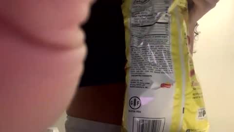 Snapshot of makeouthilldani chatting on January 25, 8:42 pm hokulani online show from January 25, 8:42 pm