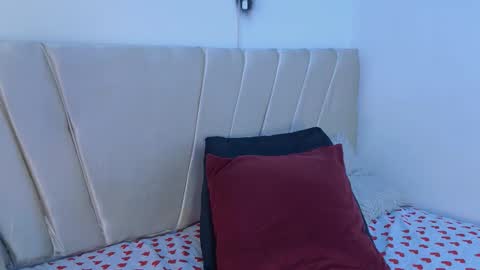 Snapshot of makii__ chatting on December 5, 8:38 pm Maki online show from December 5, 8:38 pm