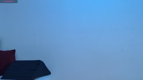 Snapshot of makii__ chatting on December 18, 9:32 pm Maki online show from December 18, 9:32 pm