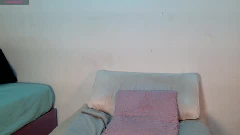 Snapshot of makii__ chatting on February 15, 9:22 pm Maki online show from February 15, 9:22 pm