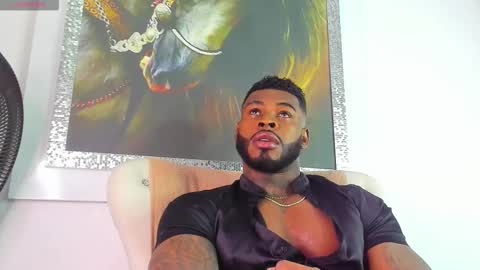 Snapshot of makonneen chatting on March 5, 10:44 am Makonnen online show from March 5, 10:44 am