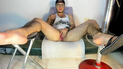 Snapshot of male_pussy chatting on January 18, 2:03 am ADAM         online show from January 18, 2:03 am