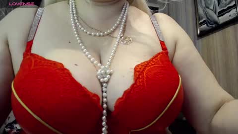 Snapshot of maleficentgold chatting on February 27, 12:56 pm Madlen online show from February 27, 12:56 pm