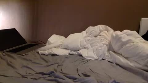 malefrench1 online show from January 9, 6:38 am