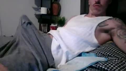 Snapshot of malemuscle11 chatting on November 30, 2:10 pm Men online show from November 30, 2:10 pm