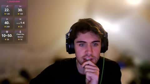 malewhite22 online show from January 17, 1:43 am