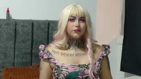 maliciaxpoison online show from June 16, 5:54 am