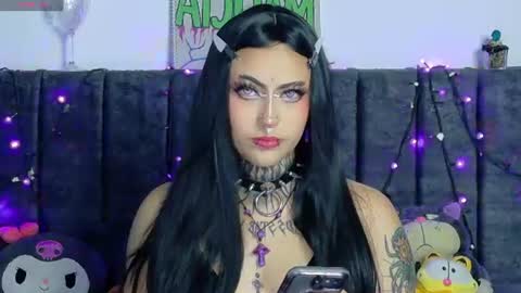 maliciaxpoison online show from June 26, 5:23 am