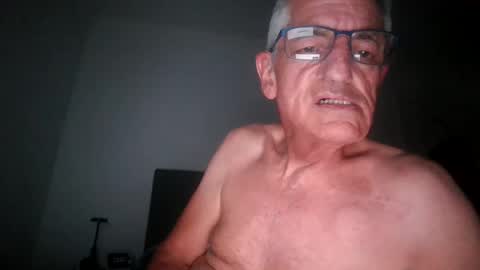 Snapshot of malkie55 chatting on June 7, 10:57 pm malkie55 online show from June 7, 10:57 pm