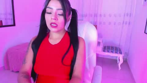 Snapshot of mallorie_owens chatting on April 22, 5:47 pm Mallorie online show from April 22, 5:47 pm