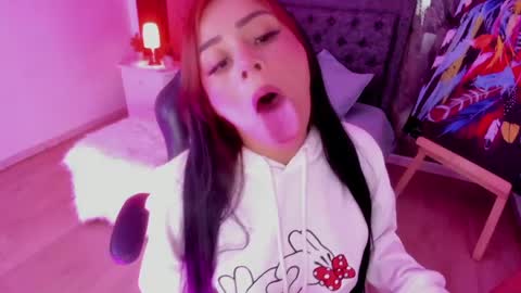 Snapshot of mallorie_owens chatting on May 16, 5:23 pm Mallorie online show from May 16, 5:23 pm
