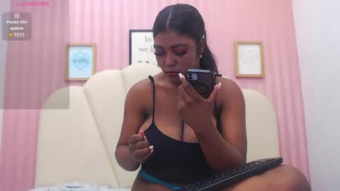 Snapshot of malorybrown chatting on May 14, 1:40 pm malorybrown online show from May 14, 1:40 pm