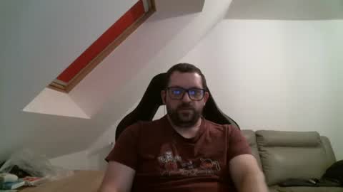 Snapshot of malou2927 chatting on April 6, 7:26 pm breton online show from April 6, 7:26 pm